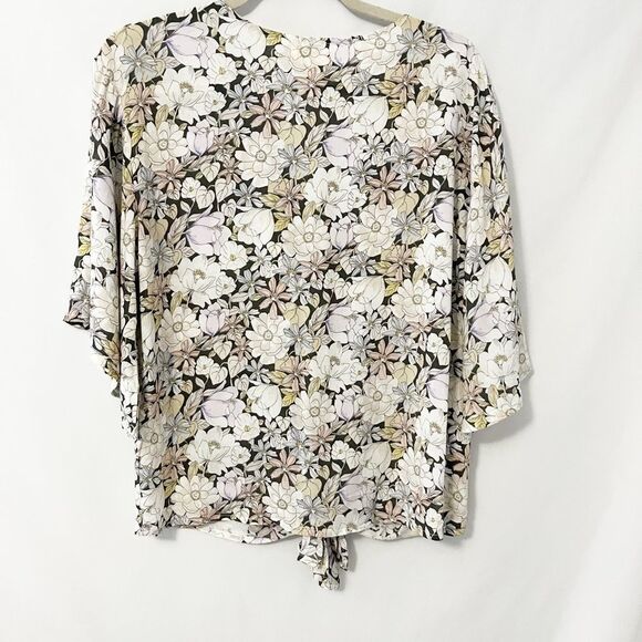 🟢Cupio Black Spring Floral Print Top with Front Tie Size SP - Picture 2 of 8